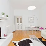 Cozy Domus My Extra Home